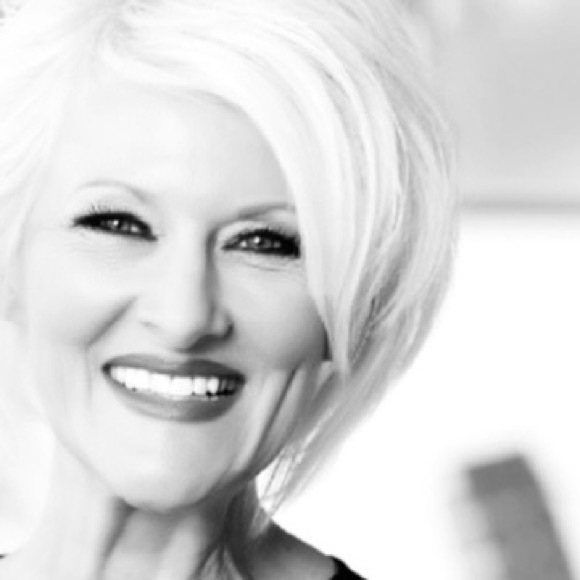 Meet your Posher, Alison - Picture 1 of 1